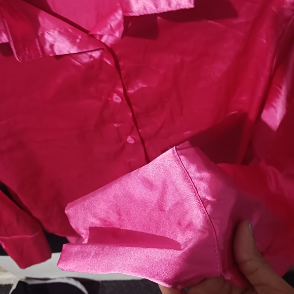 Women  hot pink silk collared buttoned long sleeve shirt - Picture 4 of 9